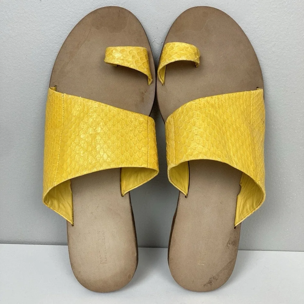 Diane Von Furstenberg DVF Brittany Slides Yellow Leather‎ Sandals Toe Strap 9 US